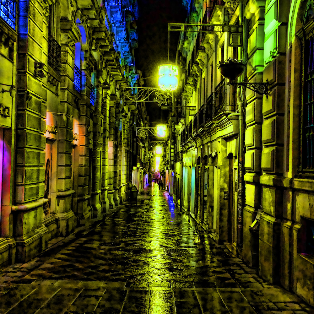 Granada street at night website udnfxx