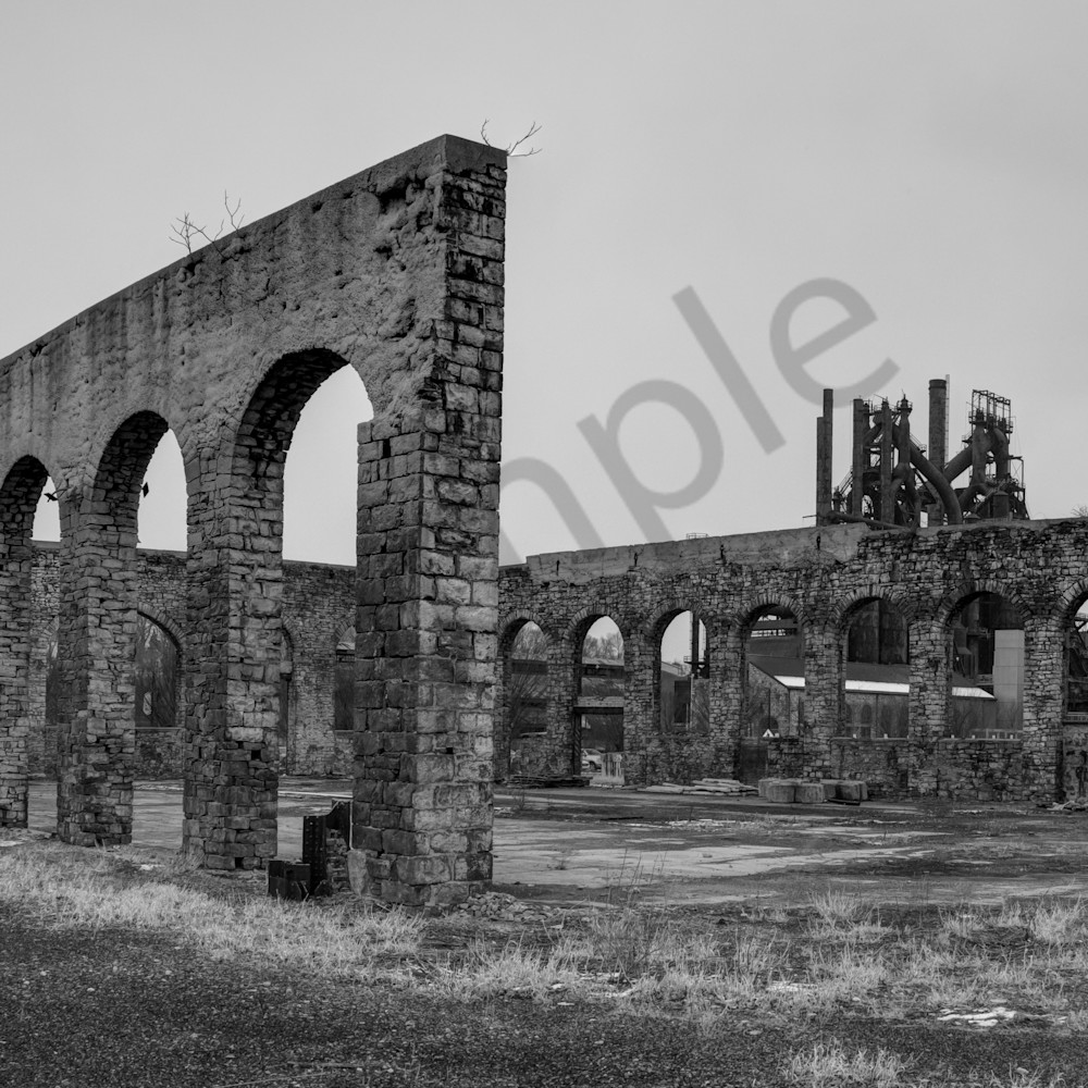 Factory in ruins xopjdo