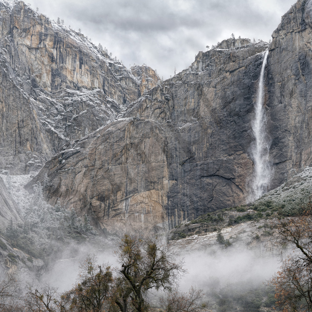 Yodemite falls and fog yosemite national park california 24x36 d8xmjx