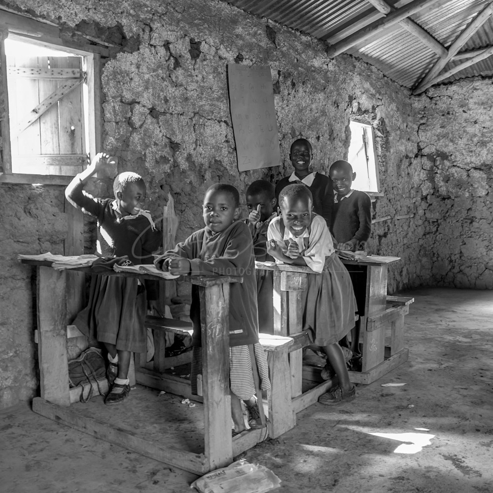 Kenyan classroom k7j7dg