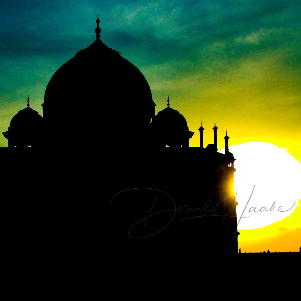Taj mahal at sunset ae4lqw