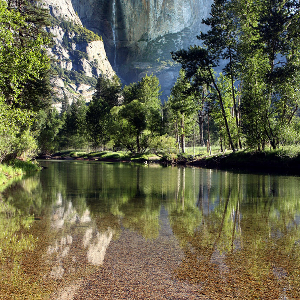 Yosemite falls reflections california xnpw1q