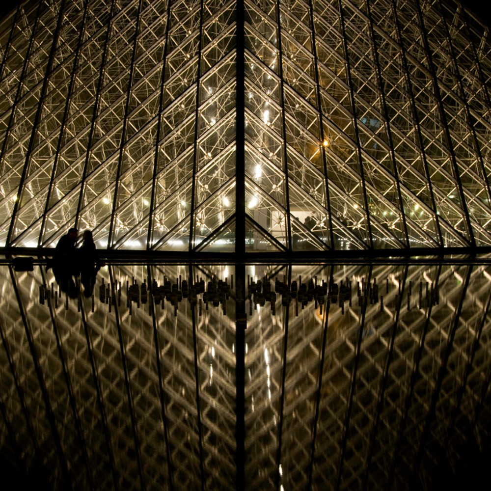 Louvre couple ffsdmn
