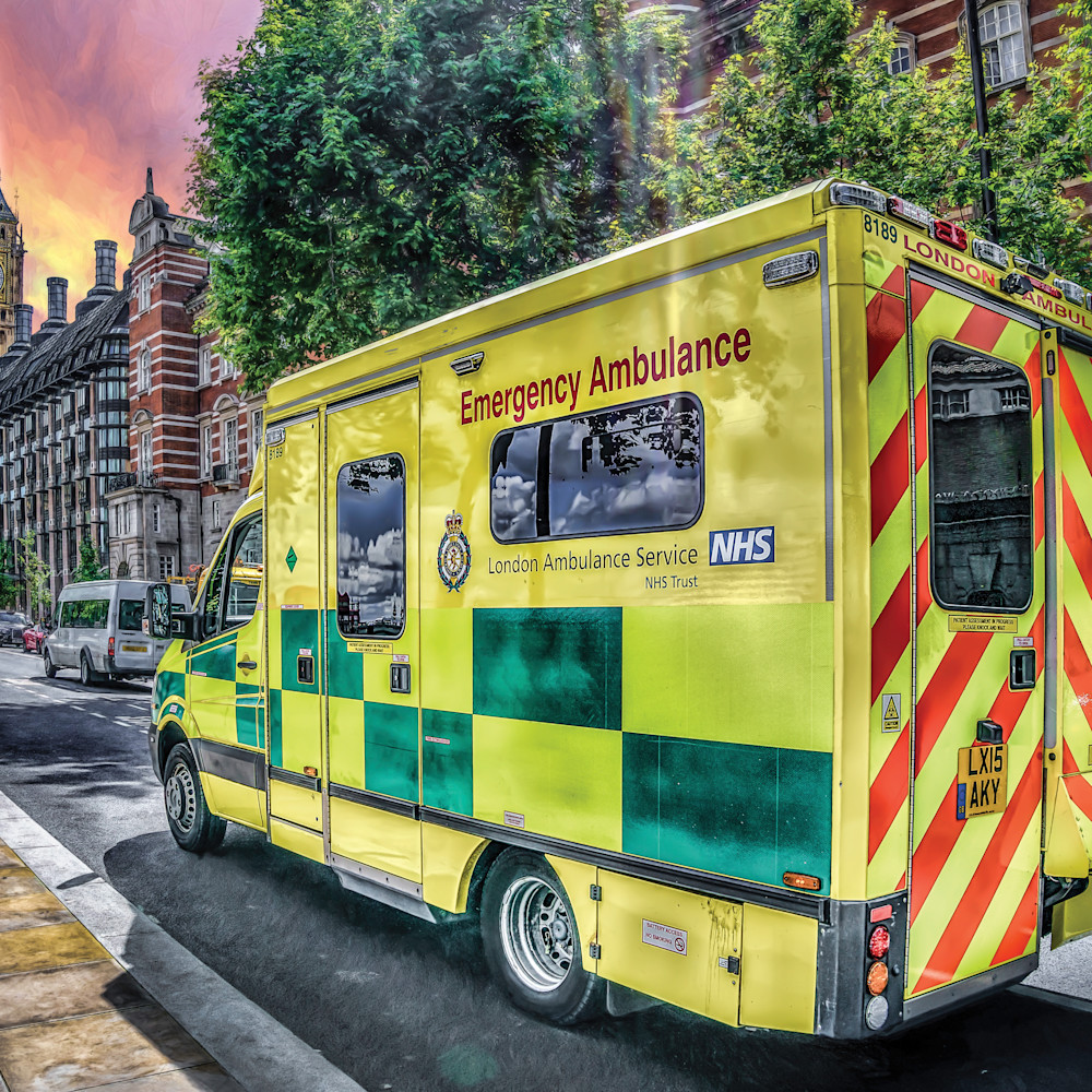London ambulance big ben mrofbo