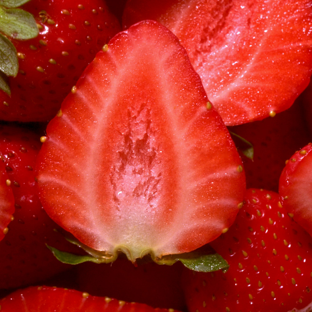 Strawberries h32kqm