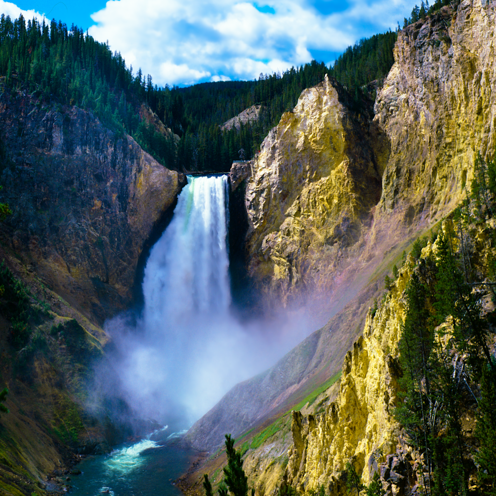 Lower falls of the yellowstone river td769z