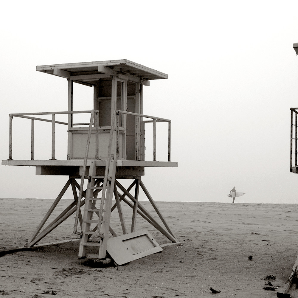 Huntington beach dilapidated vintage lifeguard stand california nrfqax