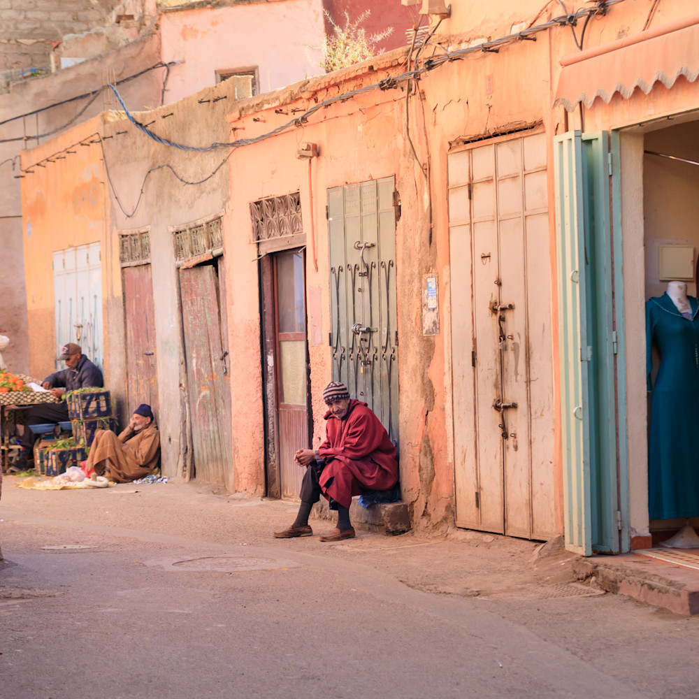 Marrakesh medina street dzvmgo