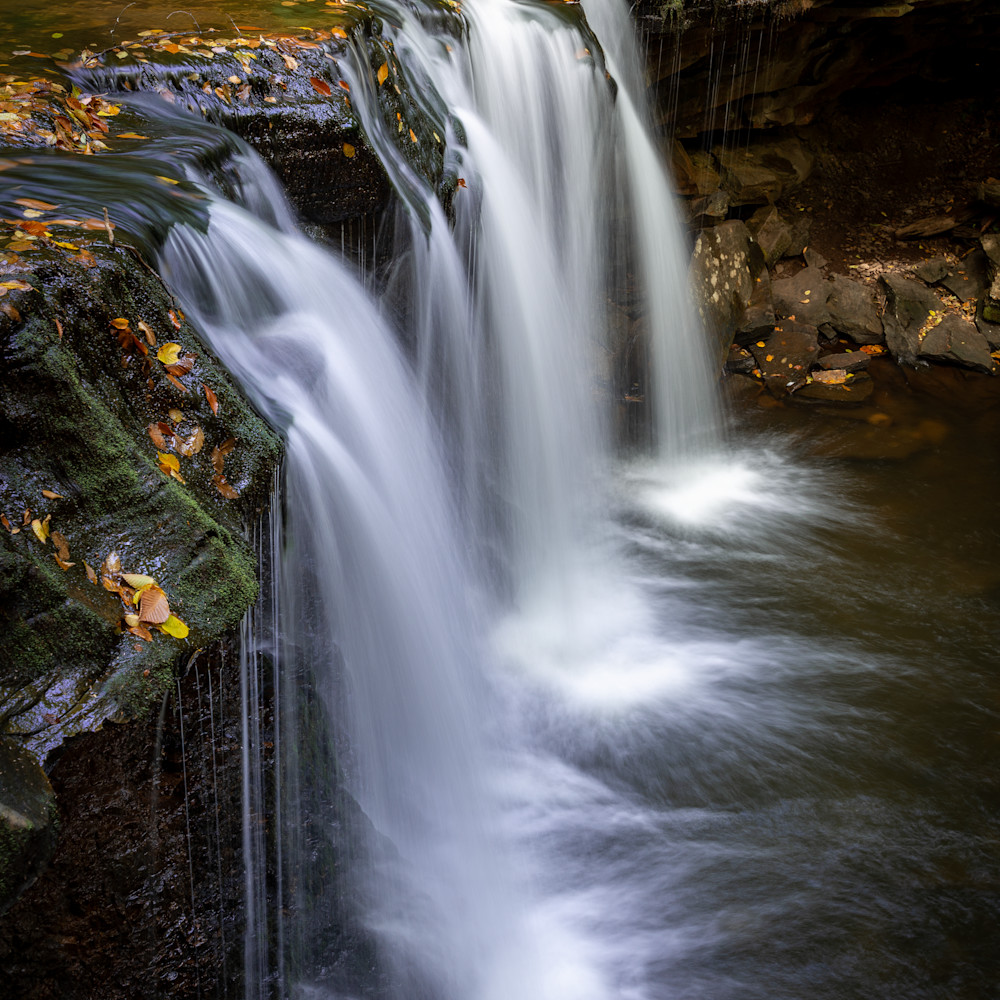 Autumn flows along onieda falls libjyi
