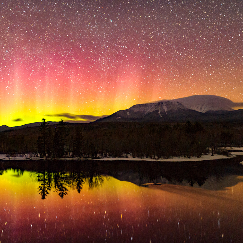 Mt katahdin and northern lights in red ppvrfd