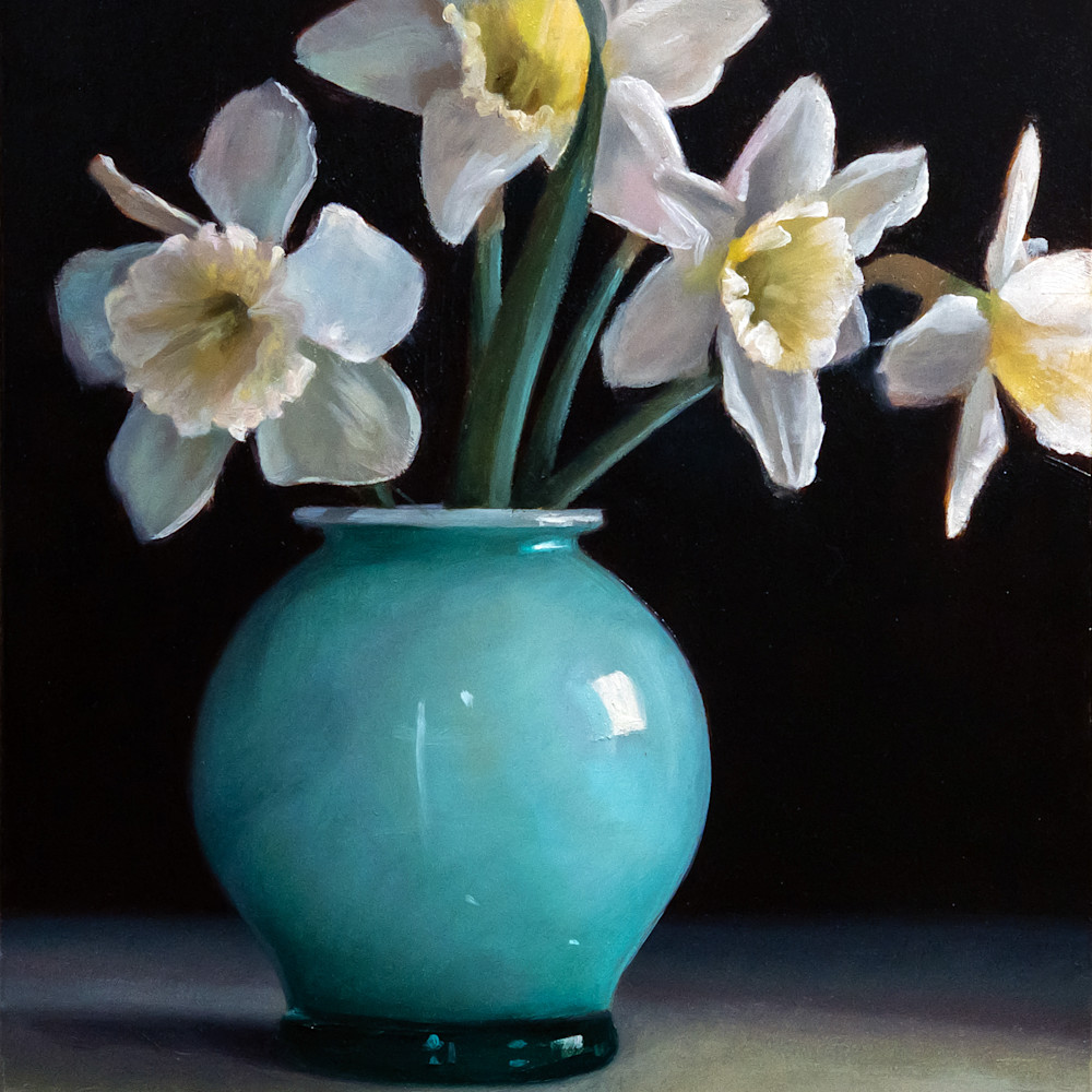 Daffodils in turquoise vase r1dewv