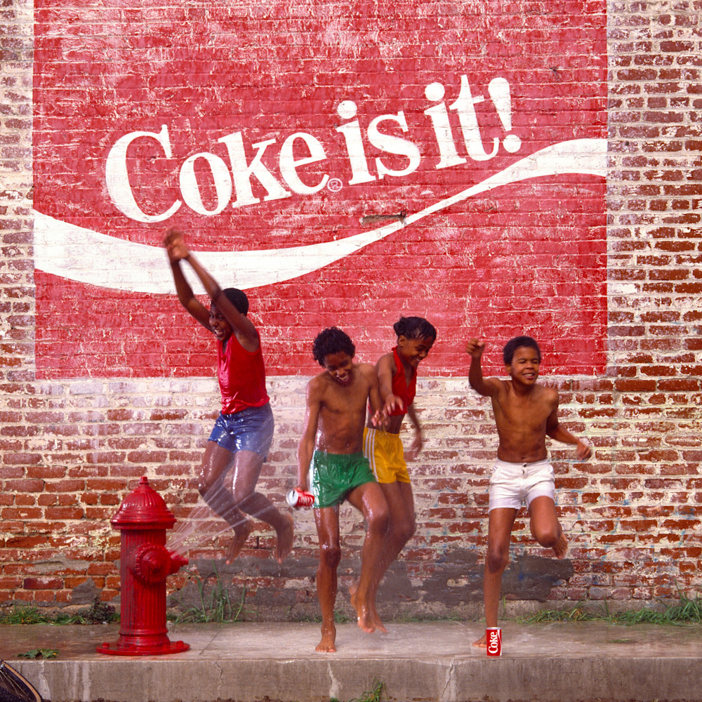 Coke ad 1984 copy crop re tu 3 new logo j7fa5v