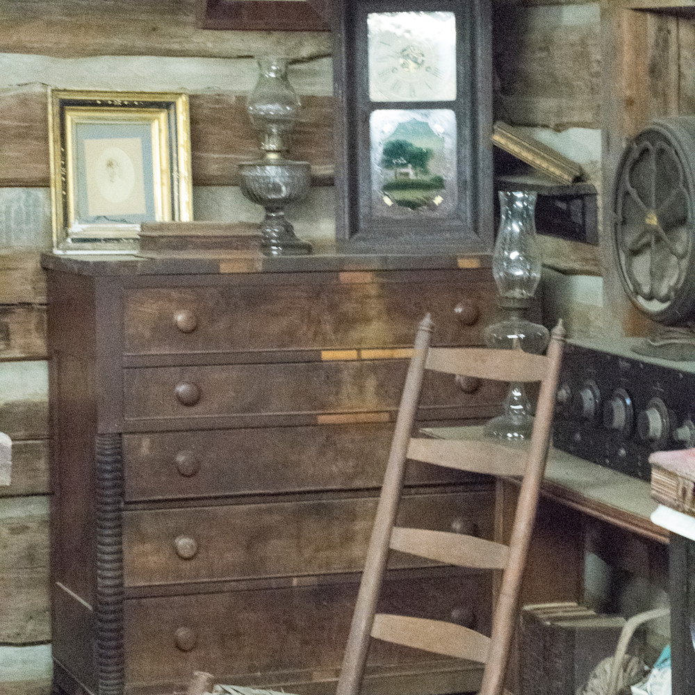 Dresser and ladderback chair lbs 2473 ezmt4x