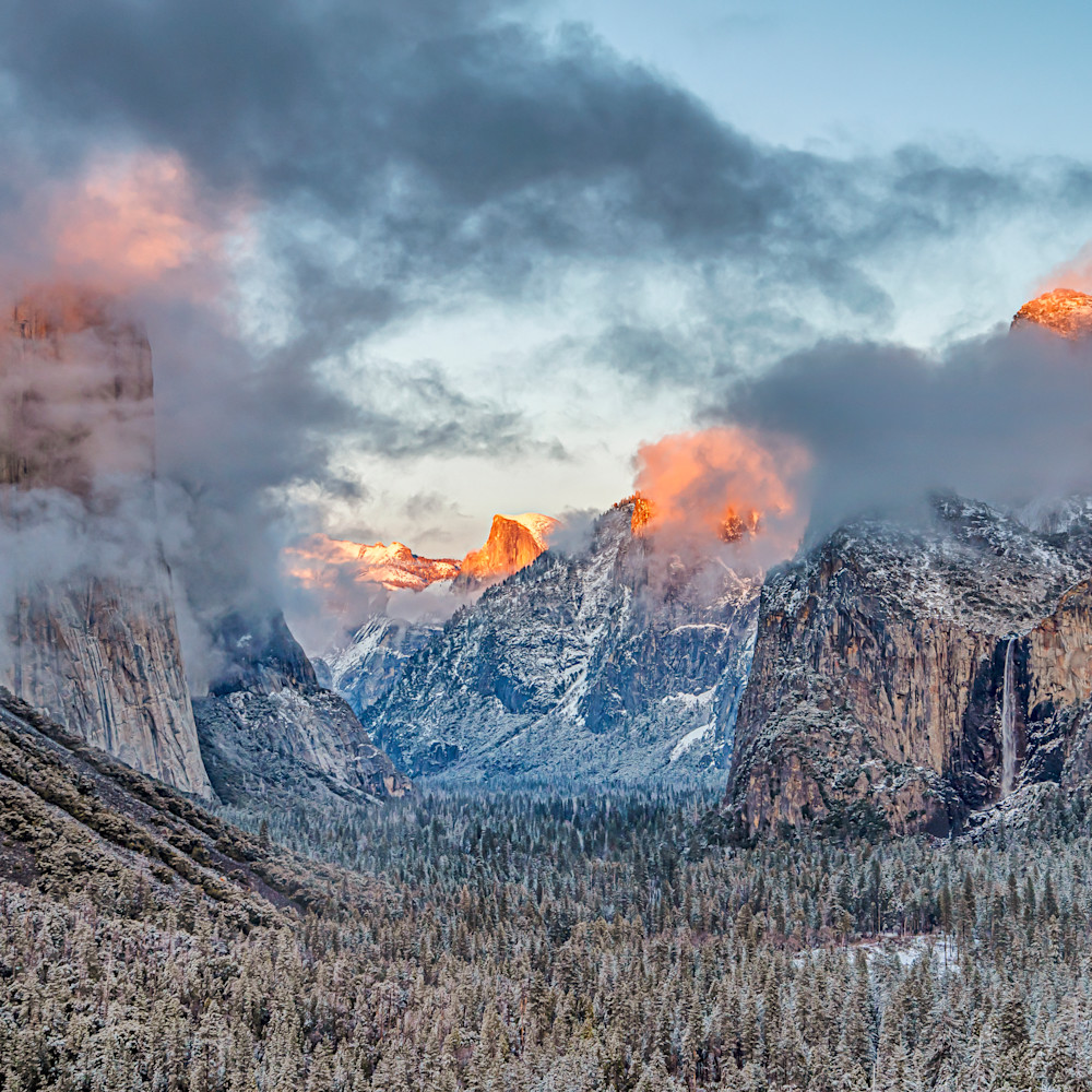 Ysemite valley fire sunset stzf7j