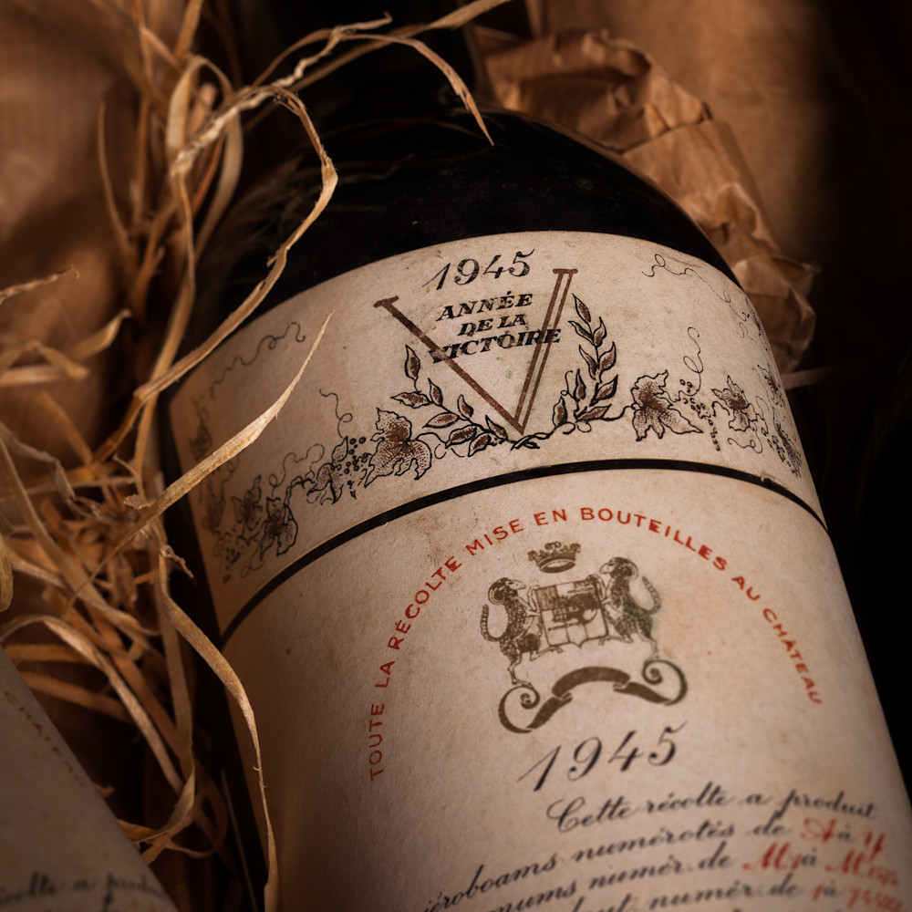 Bottle of chateau mouton rothschild wine 4187 j7nhhq