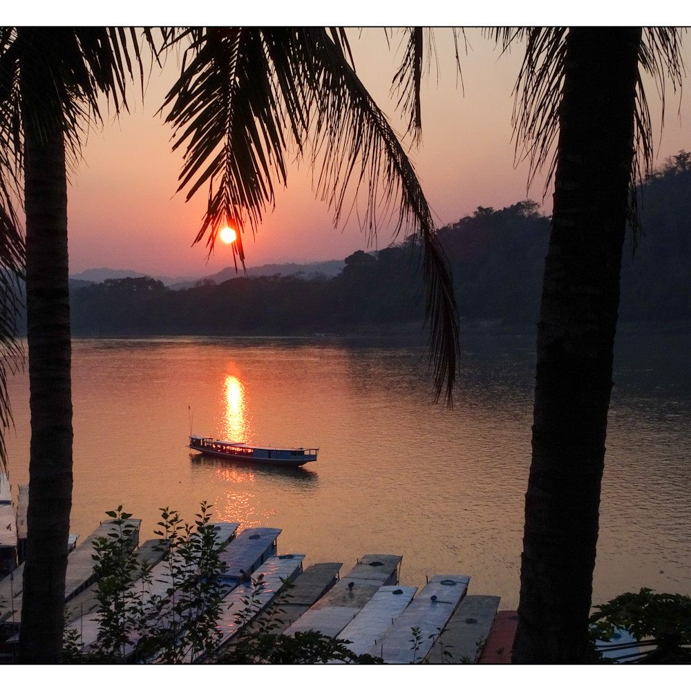 Sunset on the mekong kdwui3