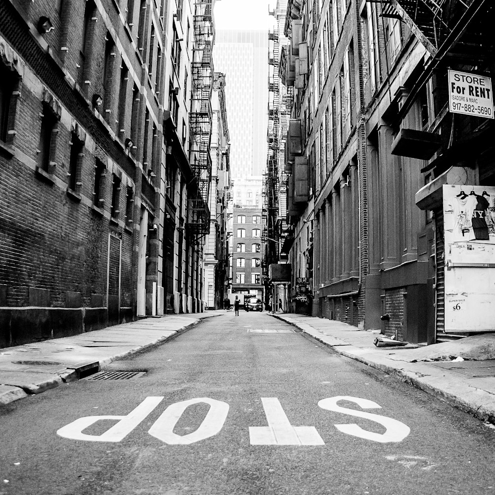 New york alley uhqnkn