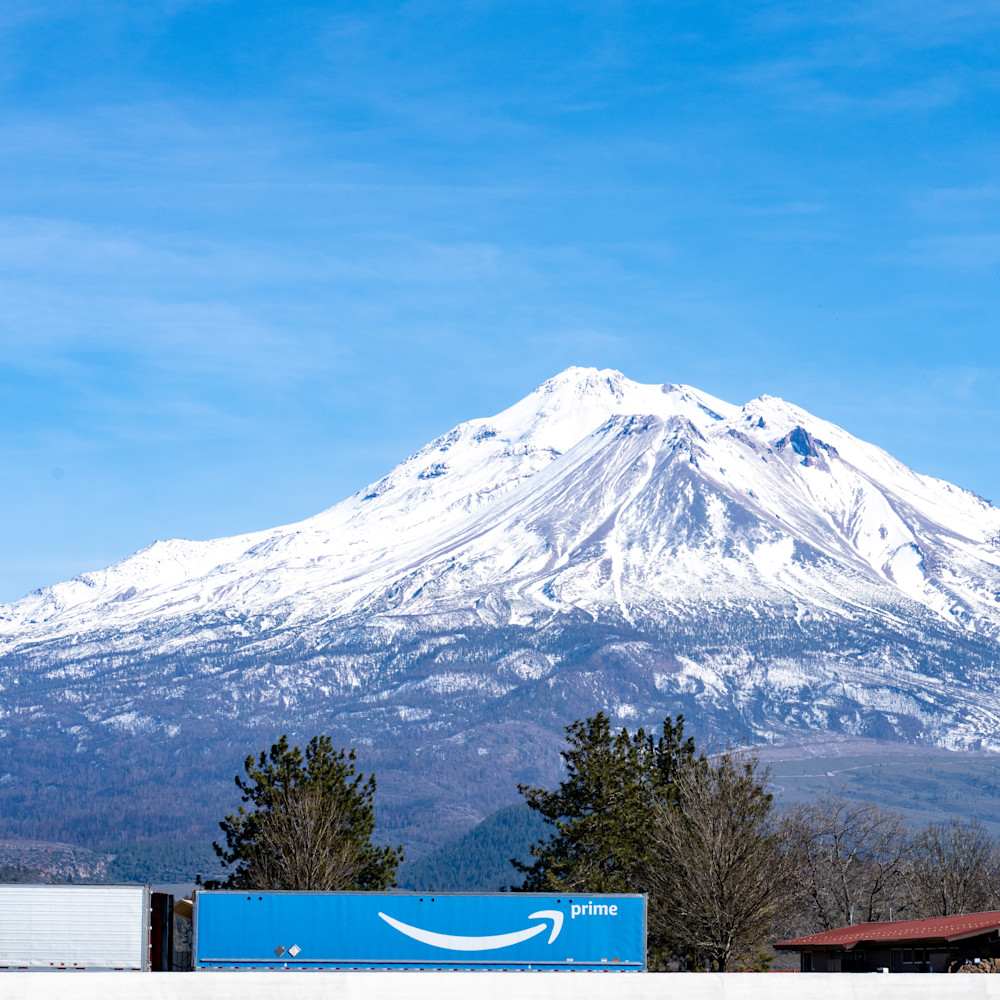 Shasta prime view from weed ca reststop v0goqn