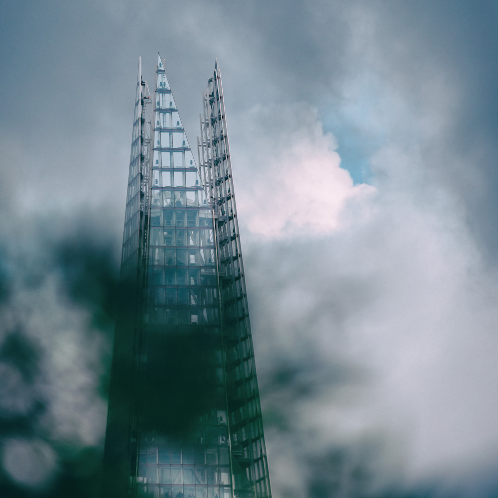 The shard london in clouds lauri novak lines width 7200px gigapixel xuryfl
