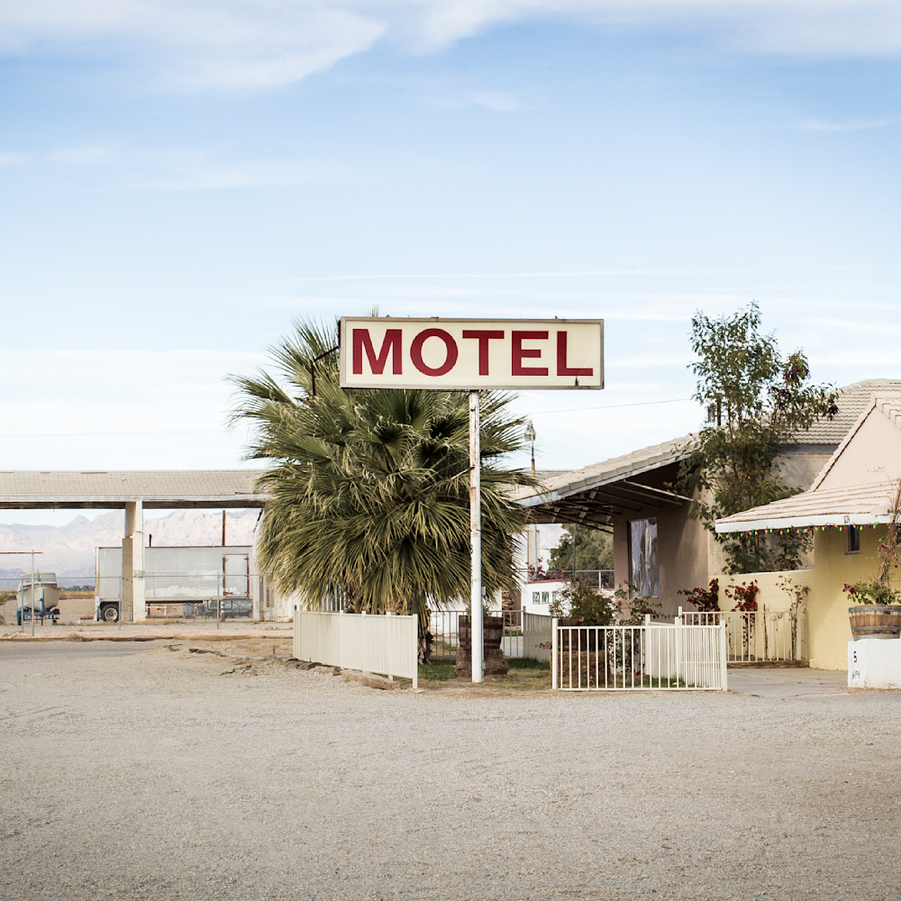 Salton sea motel sign vpv5ky