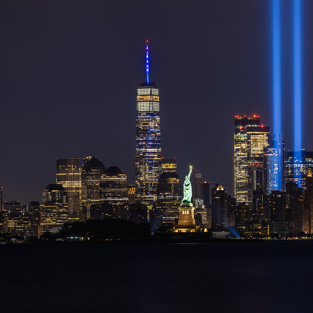 New york city   skyline with tribute lights waehnt