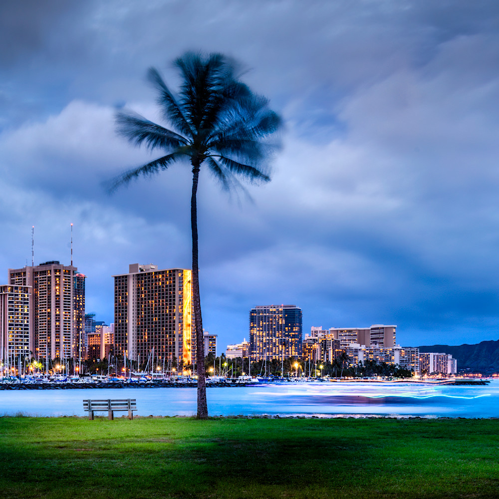 Honolulu city lights z8f4b3