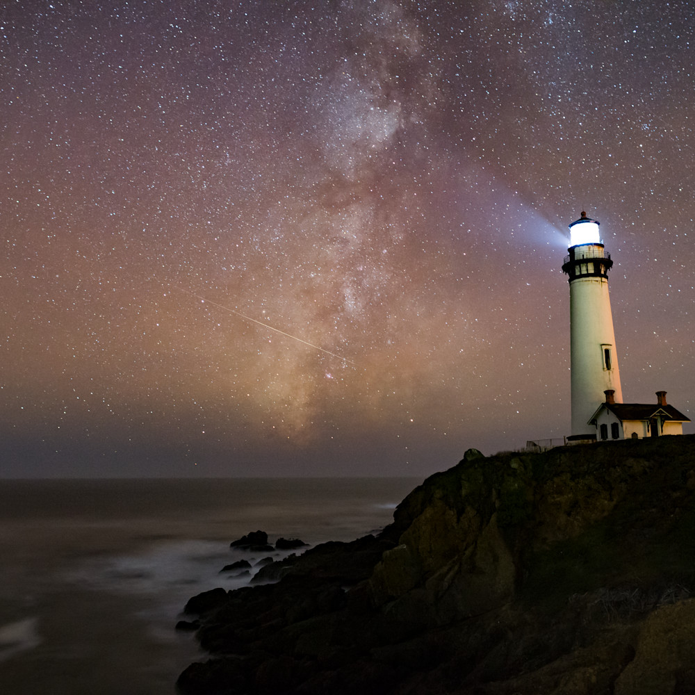 Milky way over pigeon point lighthouse nxfeqz
