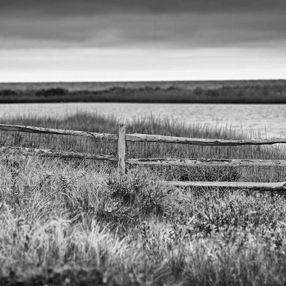 Jkp6 0211 nantucket fence in grass bw copy gigapixel low res width 12240px cls0tn