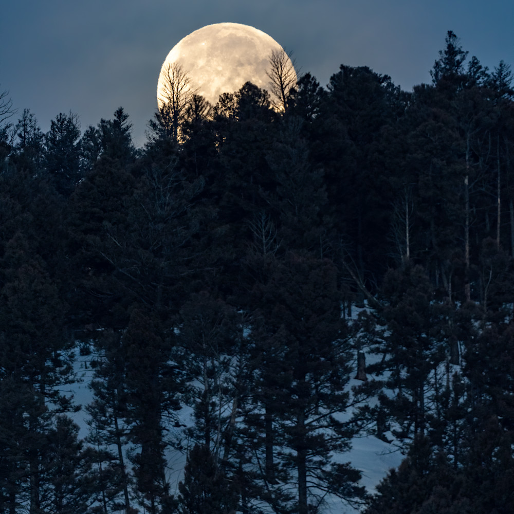 Full moon setting yellowstone jan 2022 dsc6958 nat4ns