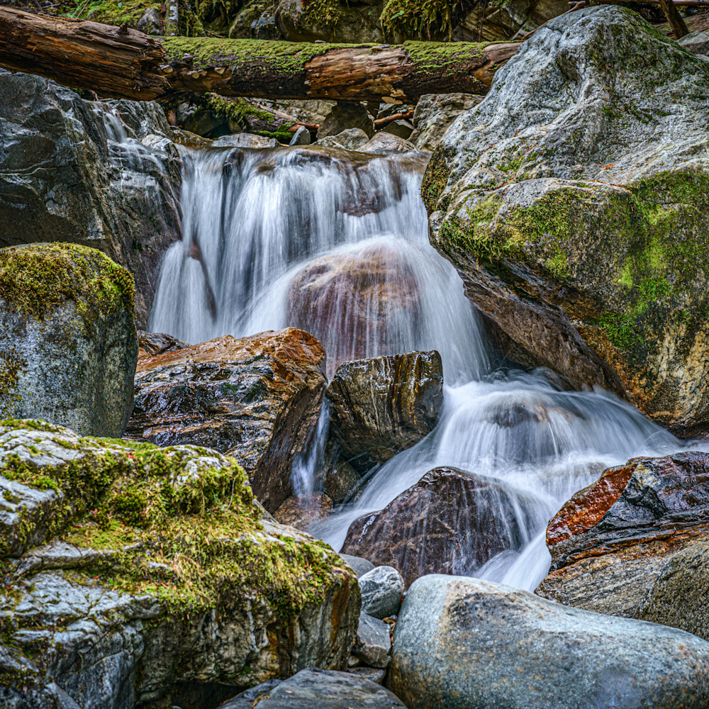 Waterfall under log a7r4162 by6lro