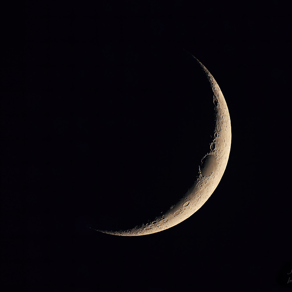 Crescent moon eukh45