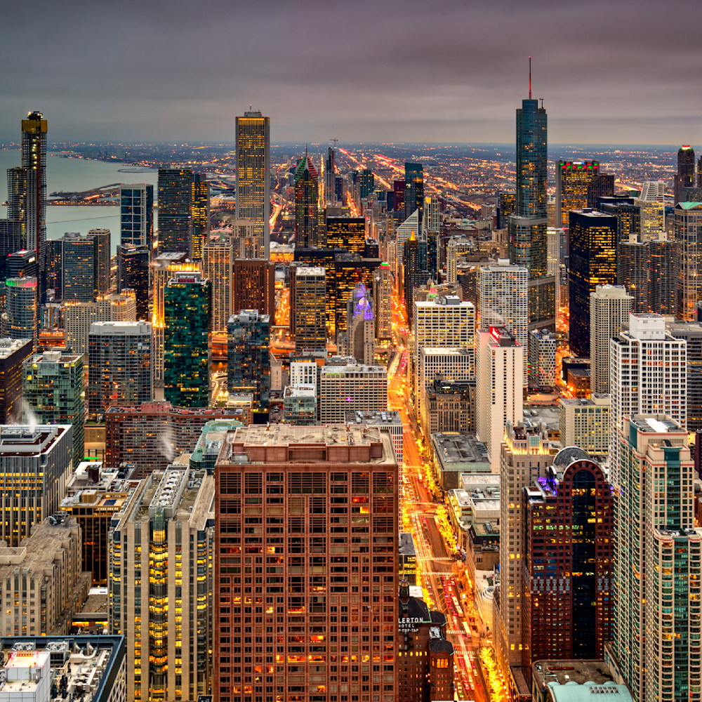 Chicago cityscape at dusk c0onbm