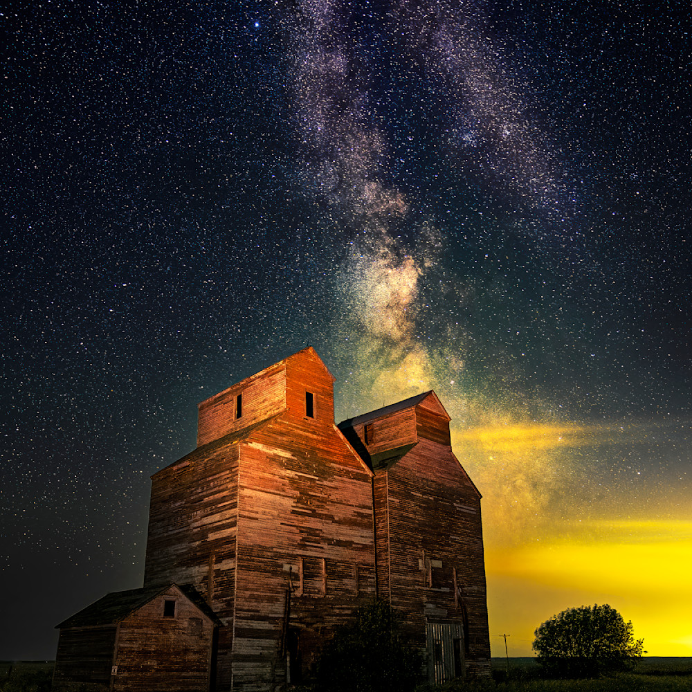 Andy crawford photography milky way over grain elevator vg5r13