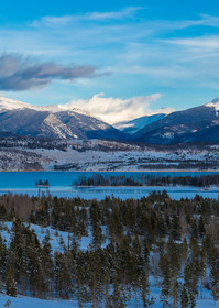 High Resolution Panoramic Photo of Lake Dillon in Winter - Summit County Colorado