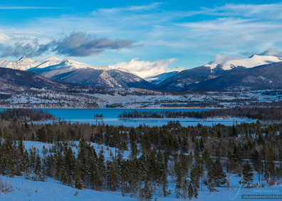 High Resolution Panoramic Photo of Lake Dillon in Winter - Summit County Colorado