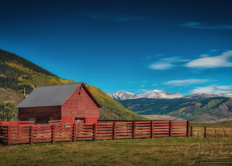 Photo of Old Colorado Red Barn Crested Butte CO