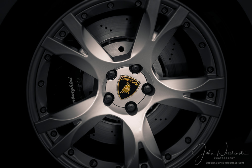 Photo of Lamborghini Gallardo Wheel - Lamborghini Badge