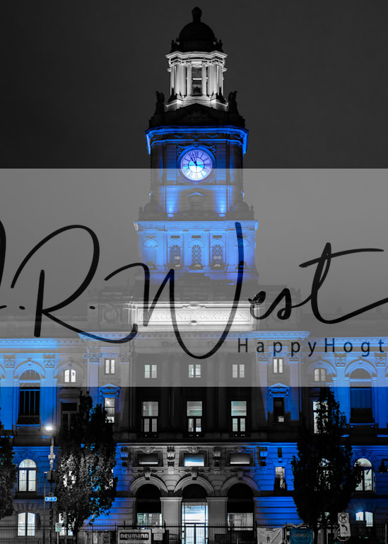 polk-county-courthouse-in-blue