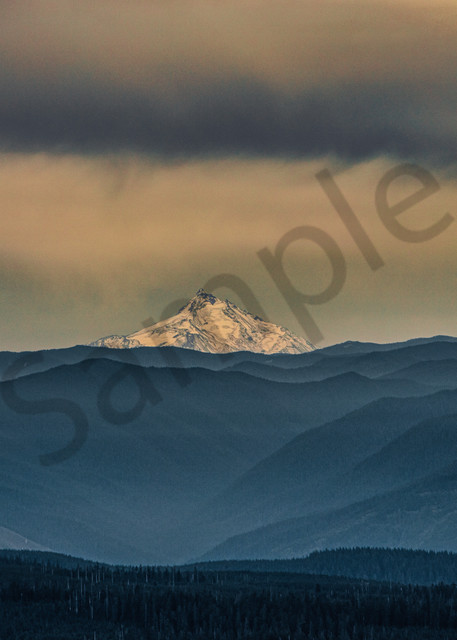 Mount Jefferson as seen from another mountain top in Oregon durning the Fall