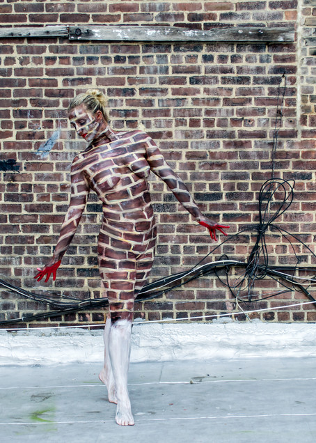2014 Rooftop Brick Wall New York Art | BODYPAINTOGRAPHY