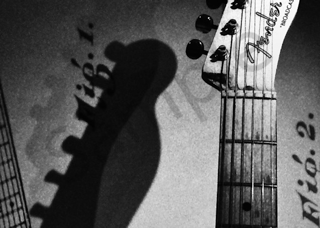 Music III (Fender Shadow)