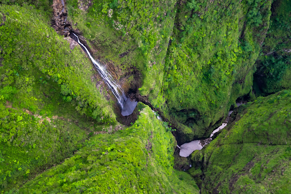 Hawaii Photography | Finding Sacred Falls by Peter Tang