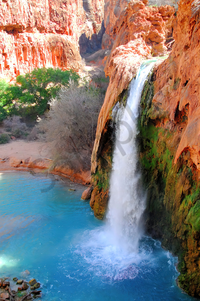 Havasu Falls, accessible by foot, horse, or helicopter
