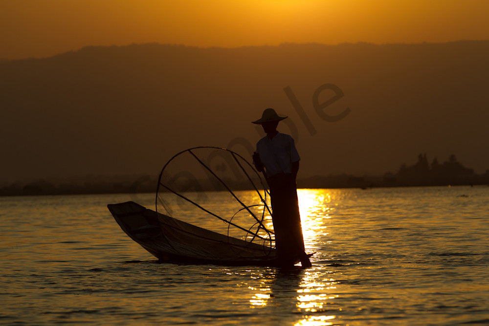 Inle Lake Fishing (V, Myanmar