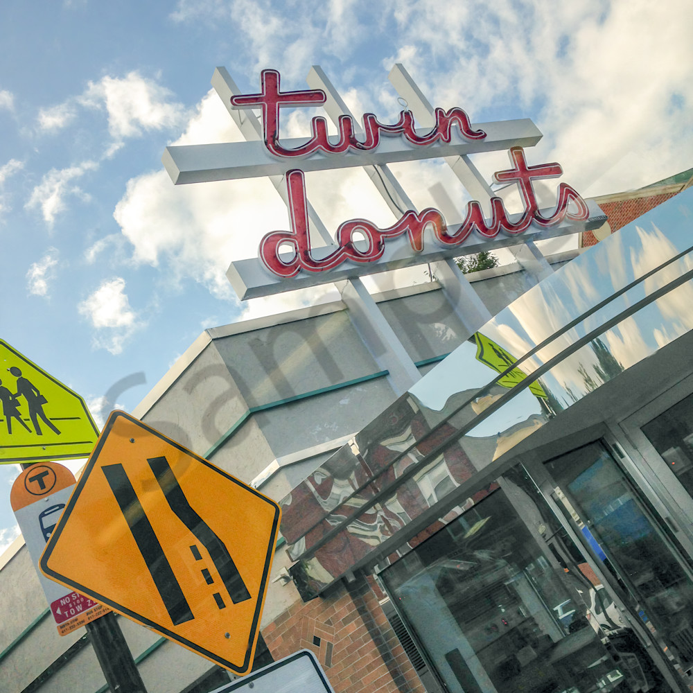 Twin Donuts Daytime