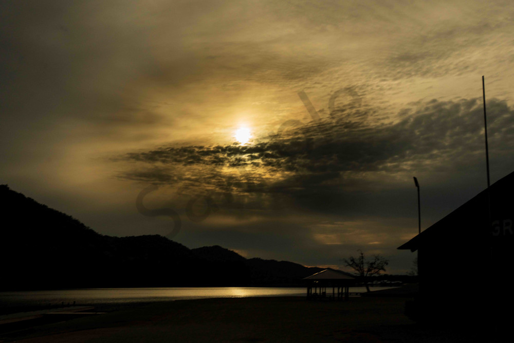 God Rays on the Coosa: Dramatic Alabama River Sunset Print | BamaPrice