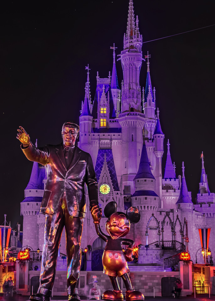 Halloween Partners - Disney Halloween Photos | William Drew