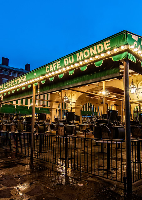 Cafe du Monde early morning photography