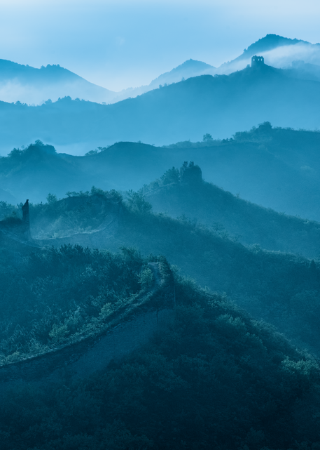 Moody Morning, Gubeikou Great Wall, China, 2017. Photography Art | Tom Stahl Photography