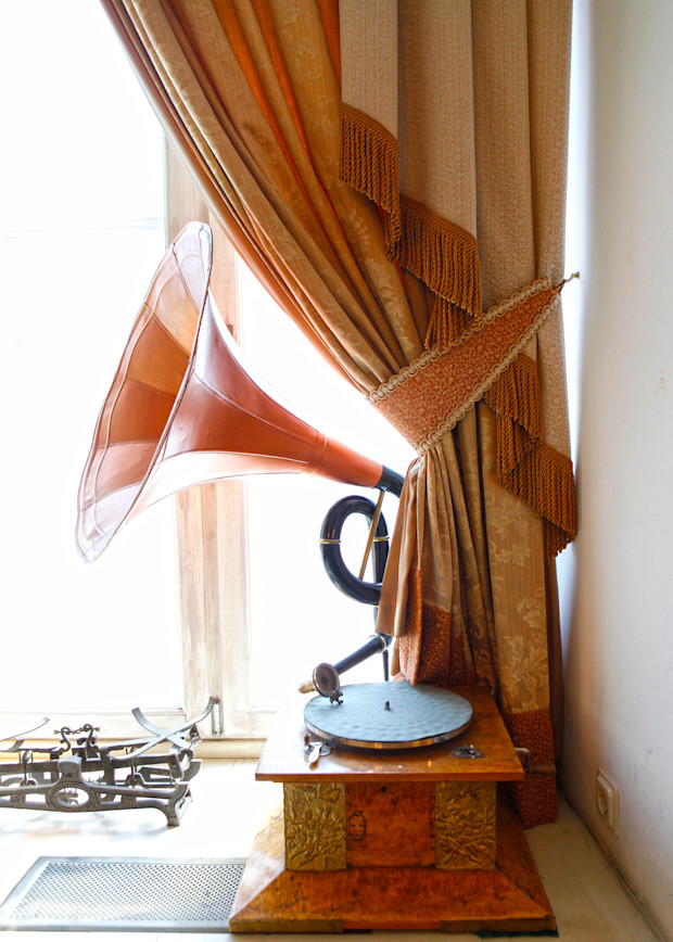 An old phonograph in St. Petersburg, RussiaPhoto by Dennis Brack